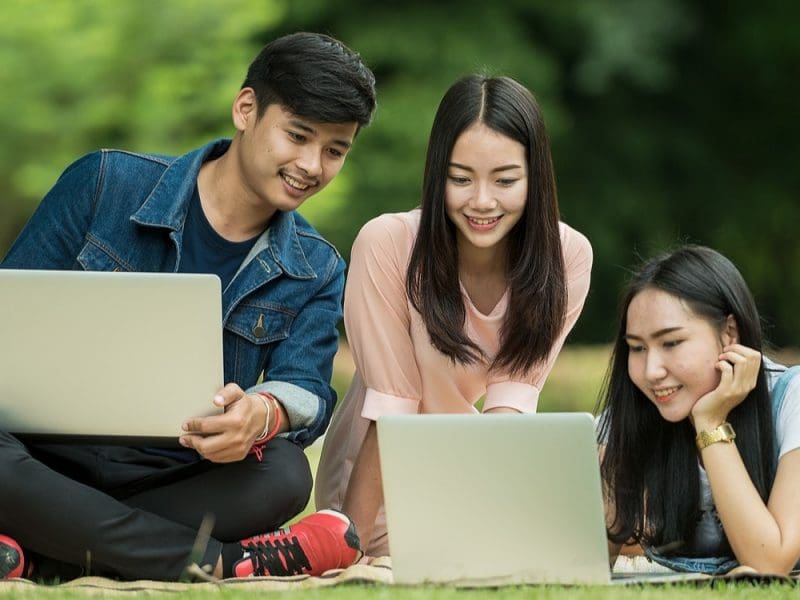 The Transition to Permanent Residence for International Students in Canada's OLMCs
